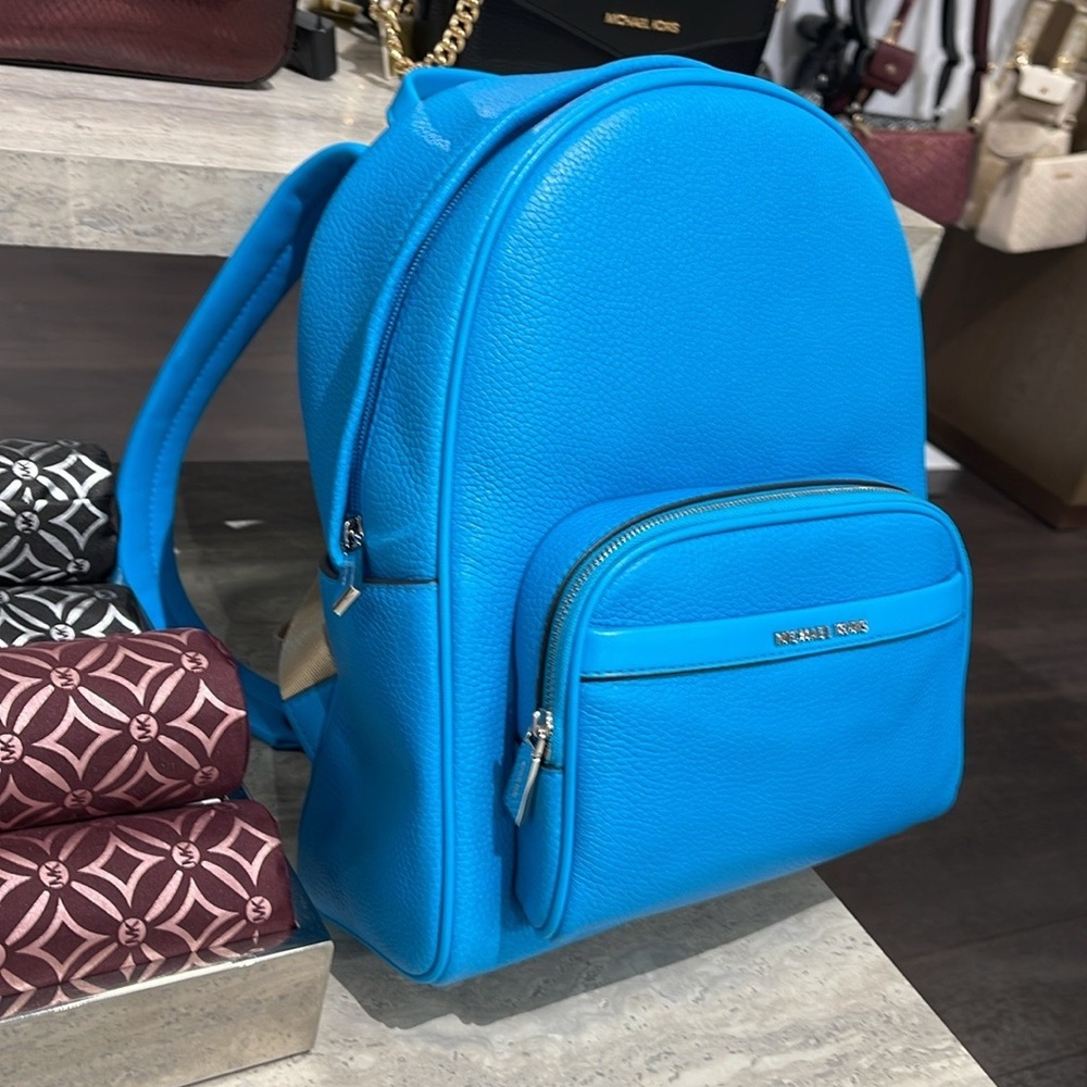 Michael Kors Bex Medium Pebbled Leather Backpack
COLOR SANTORINI BLUE
NWT - Picture 13 of 16